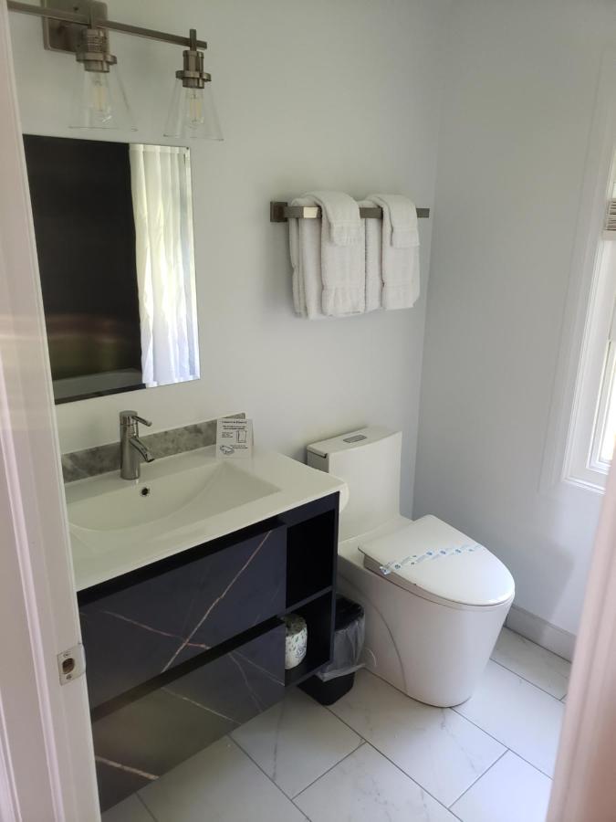 Motel Adventure The Bruce - Recently Renovated With Outdoor Hot Tub Tobermory