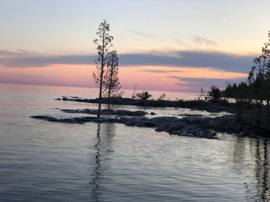 Tip-of-peninsula Lookout Tobermory