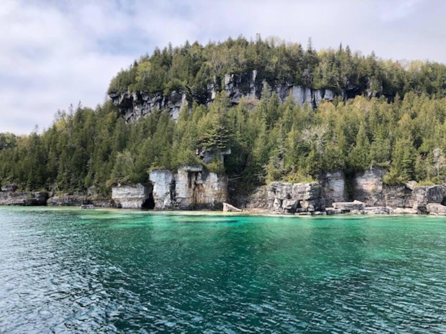 Tip-of-peninsula Lookout Holiday home