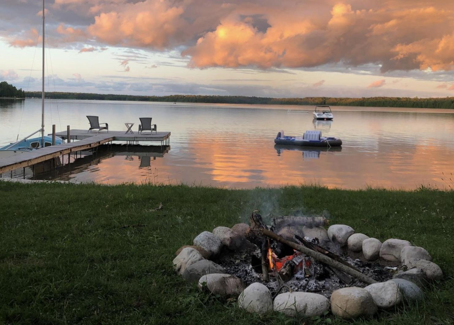 Holiday home Grotto Escape Unwind At Cameron Lakehouse