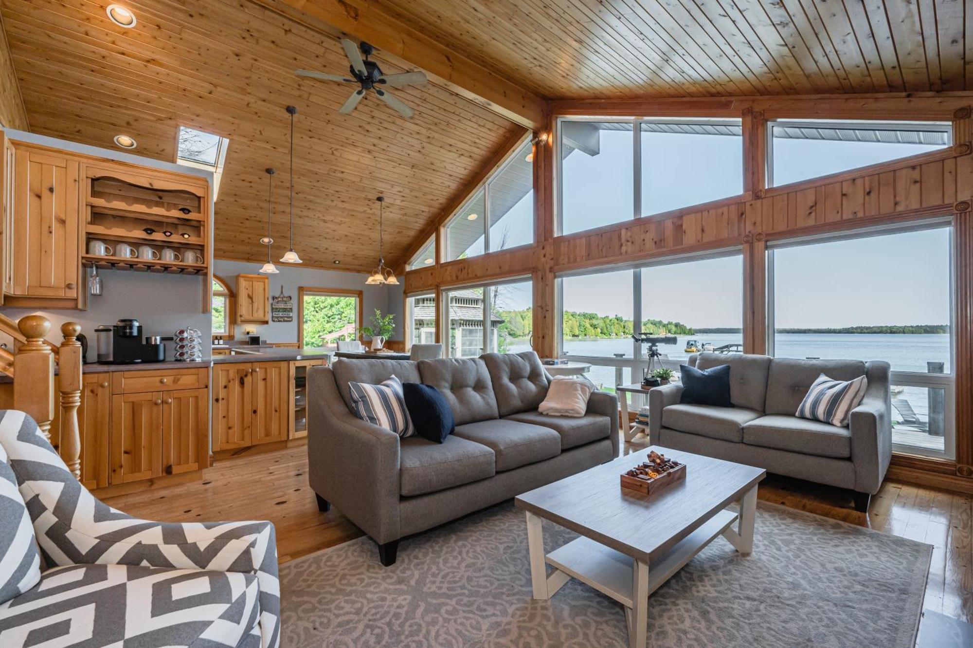 Grotto Escape Unwind At Cameron Lakehouse Holiday home Tobermory