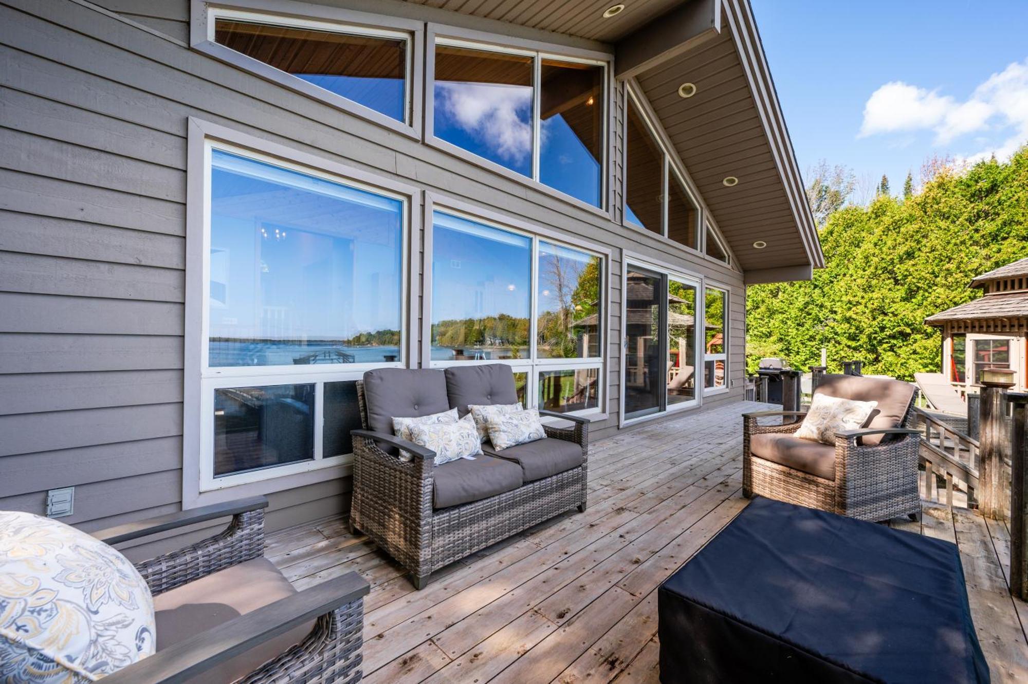 Grotto Escape Unwind At Cameron Lakehouse Holiday home *