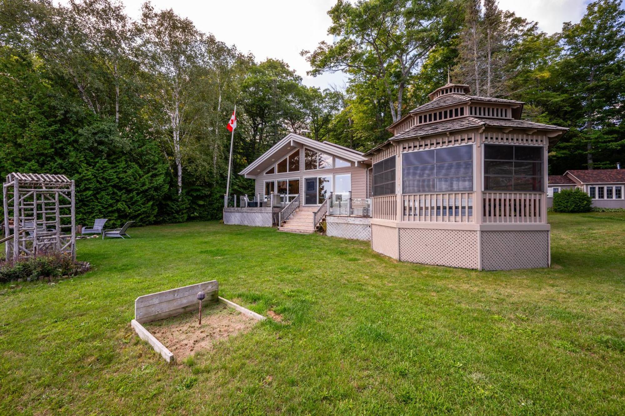 Holiday home Grotto Escape Unwind At Cameron Lakehouse *