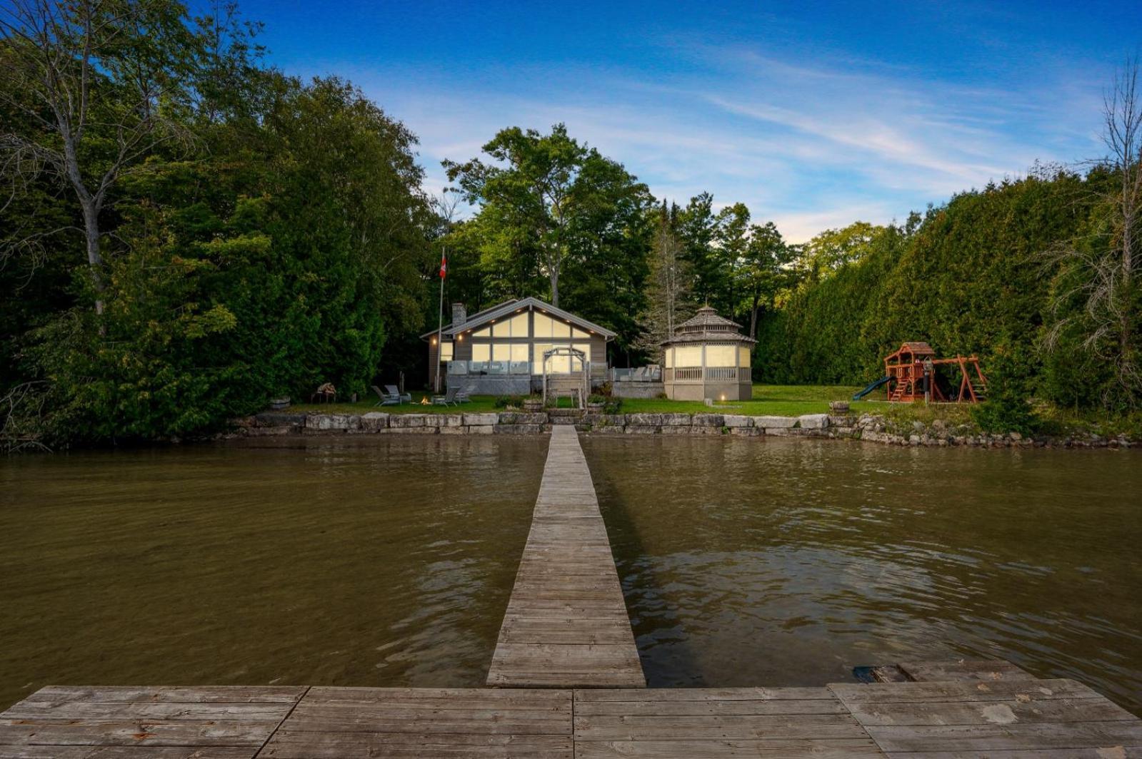 Grotto Escape Unwind At Cameron Lakehouse Holiday home *