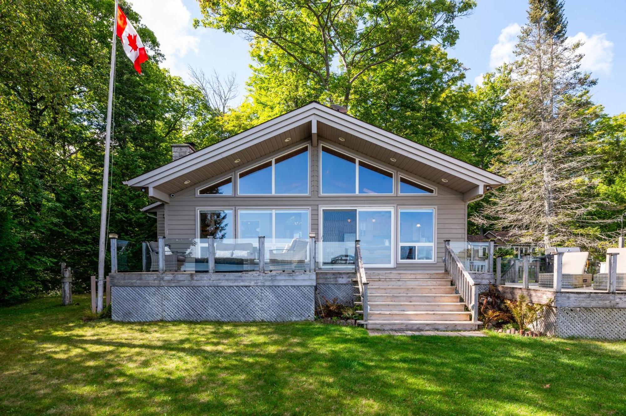 Grotto Escape Unwind At Cameron Lakehouse Holiday home