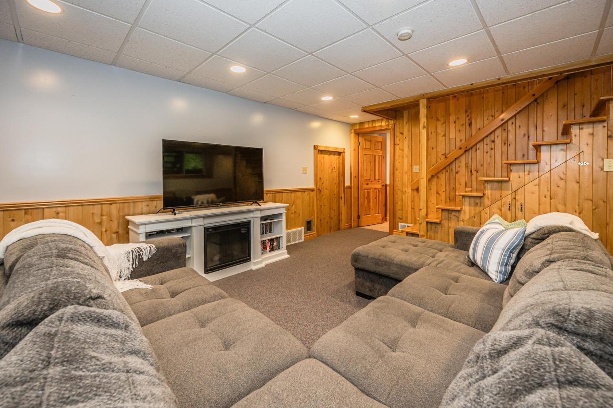 Holiday home Grotto Escape Unwind At Cameron Lakehouse *