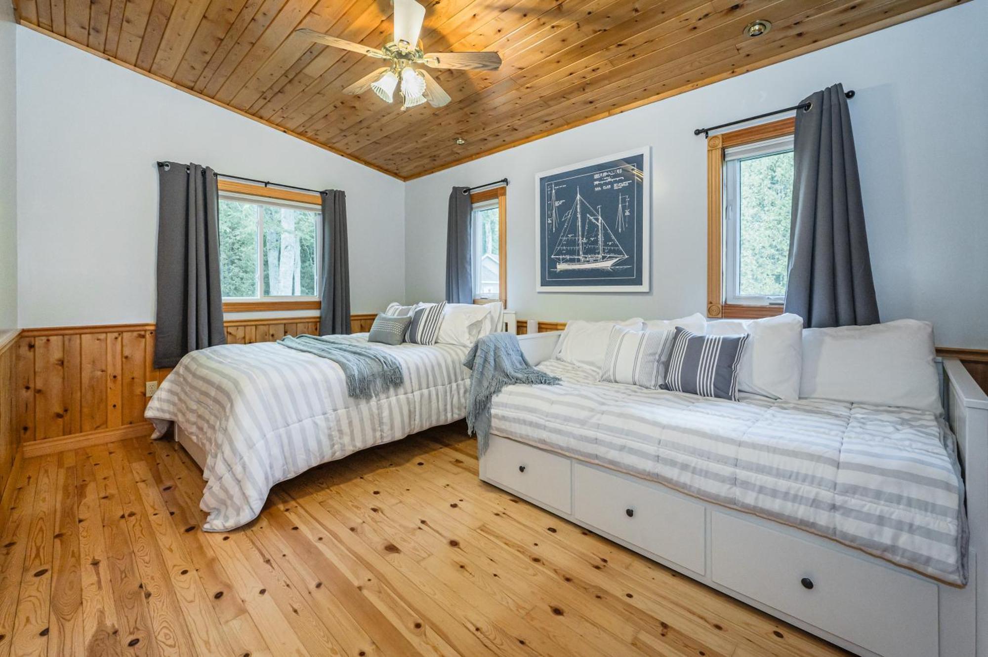 Grotto Escape Unwind At Cameron Lakehouse *