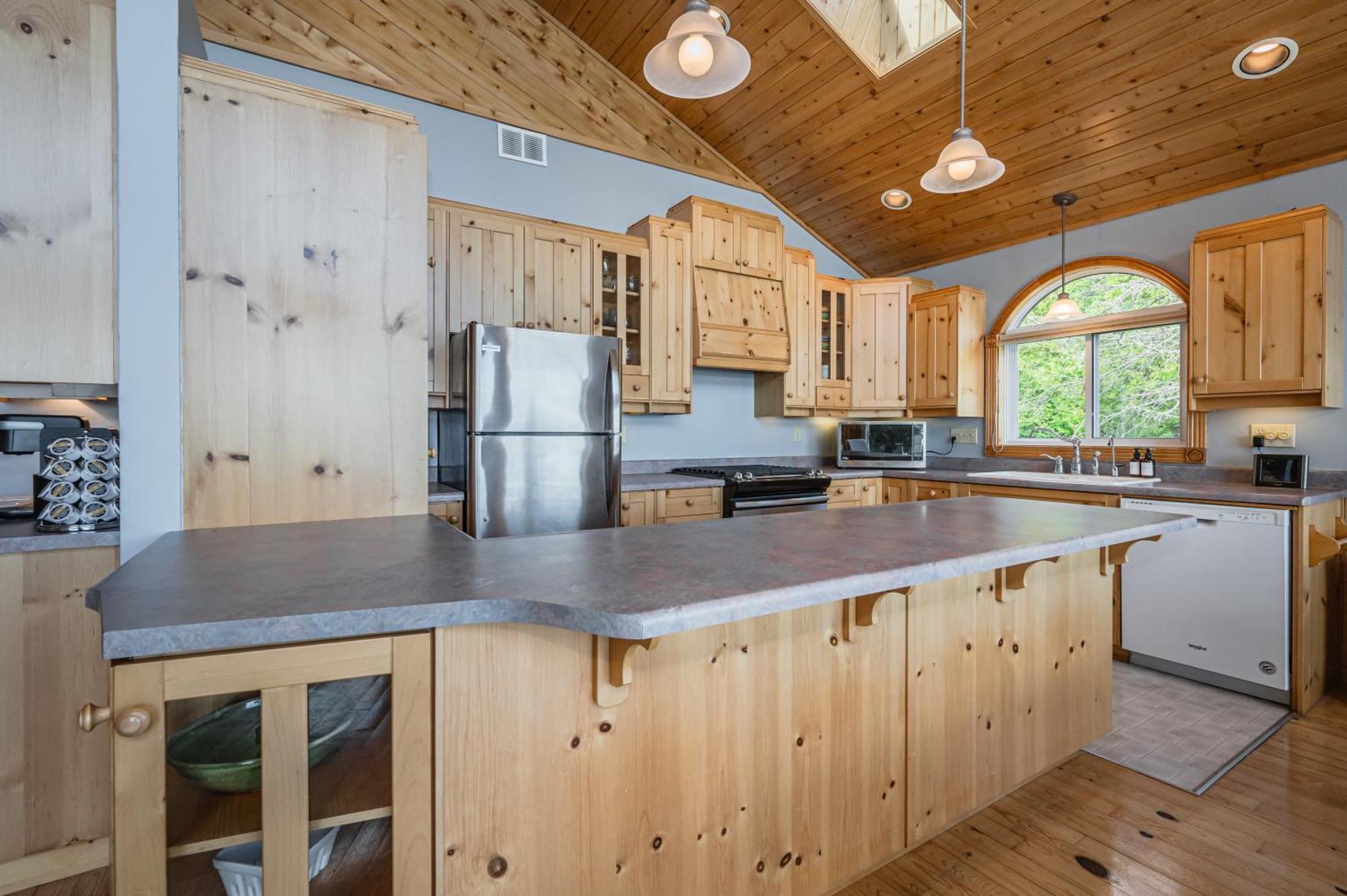 Grotto Escape Unwind At Cameron Lakehouse Holiday home