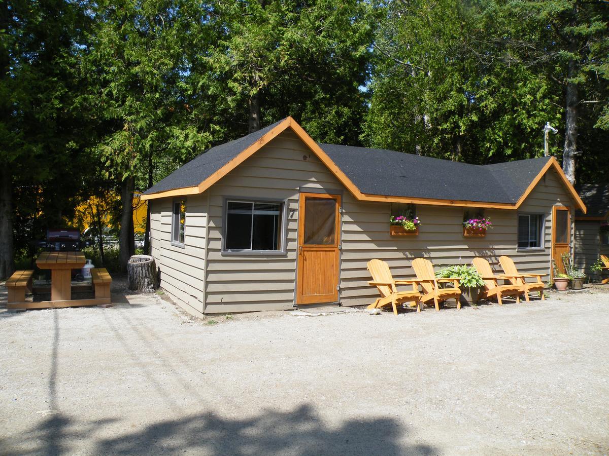 Peacock Motel